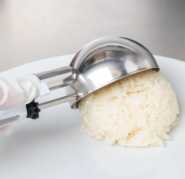 Vollrath 47390 Jacob's Pride Standard Length Disher with White Squeeze Handle 4.7 oz. - Size 6 - Image 7