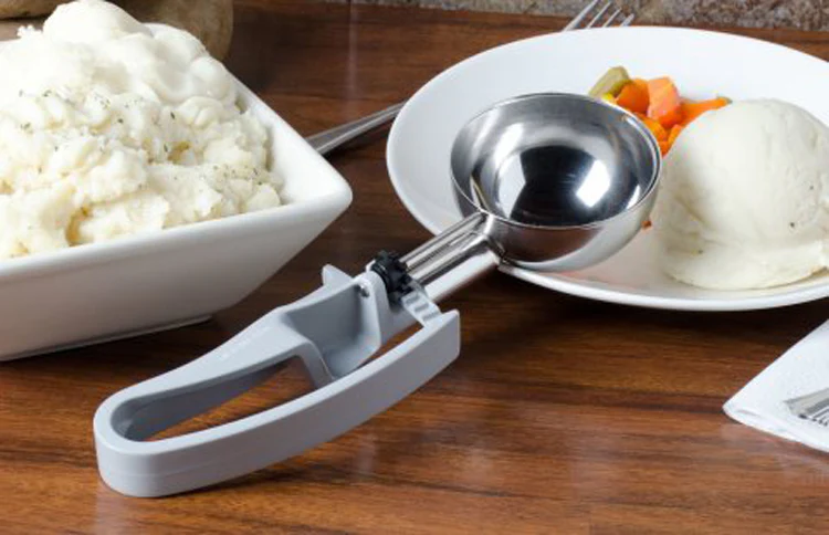 Vollrath 47391 Jacob's Pride Standard Length Disher with Gray Squeeze Handle 3.7 oz. - Size 8 - Image 8