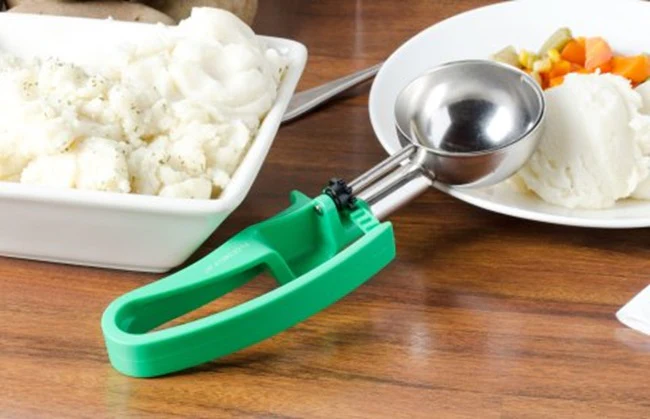 Vollrath 47393 Jacob's Pride Standard Length Disher with Green Squeeze Handle 2.8 oz. - Size 12 - 12/Case - Image 5