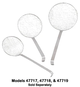 Vollrath 47717 Heavy-Duty One-Piece Stainless Steel Wire Mesh Round Skimmer 6-1/2" dia. Blade with 14" Long Hooked Handle - Image 2