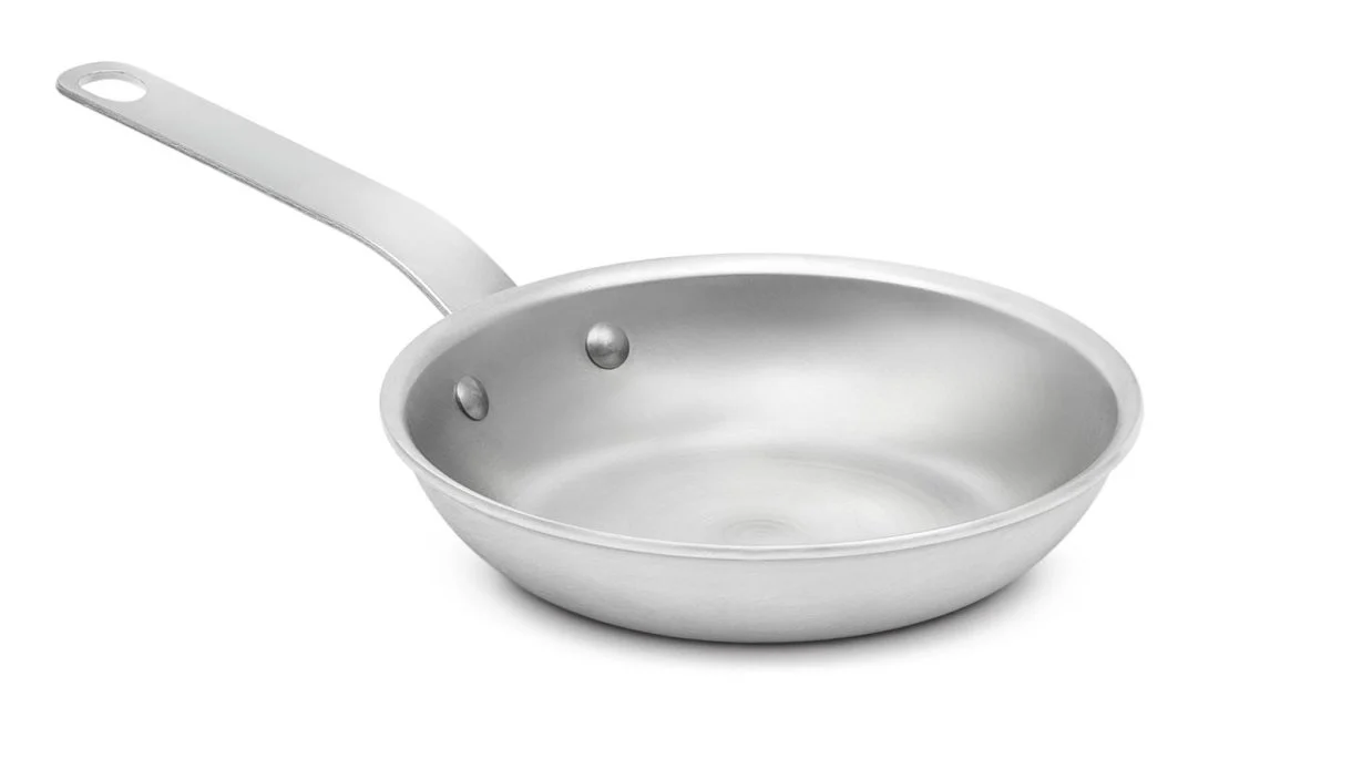 Vollrath 671107 Wear-Ever Aluminum Fry Pan with Natural Finish and Plated Handle 7" - Image 2