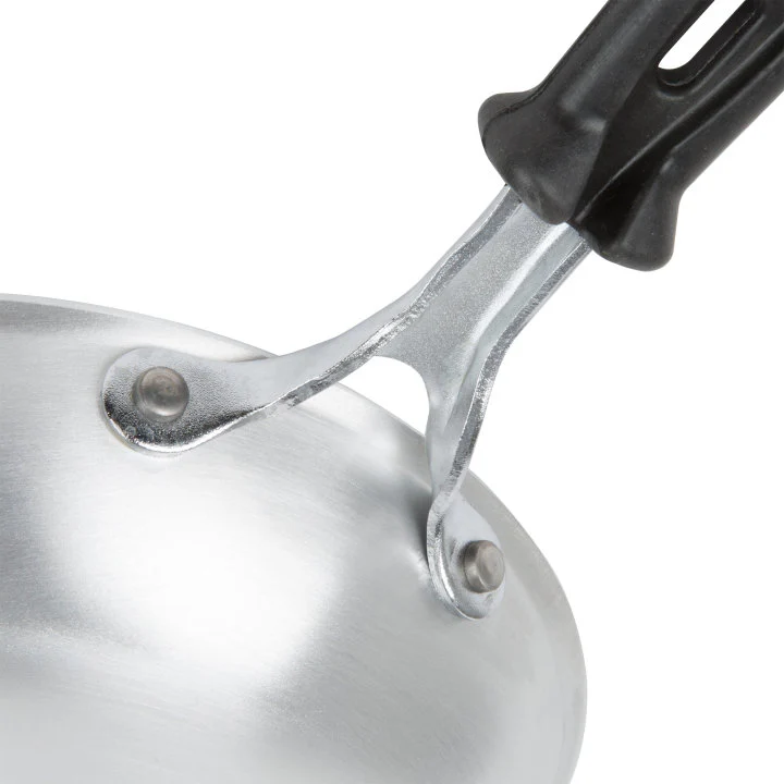 Vollrath 672108 Wear-Ever Aluminum Fry Pan with Natural Finish and Black Silicone Handle 8" - Image 2