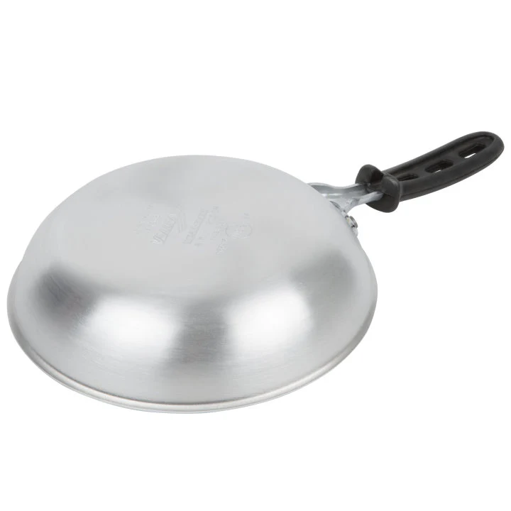 Vollrath 672108 Wear-Ever Aluminum Fry Pan with Natural Finish and Black Silicone Handle 8" - Image 3