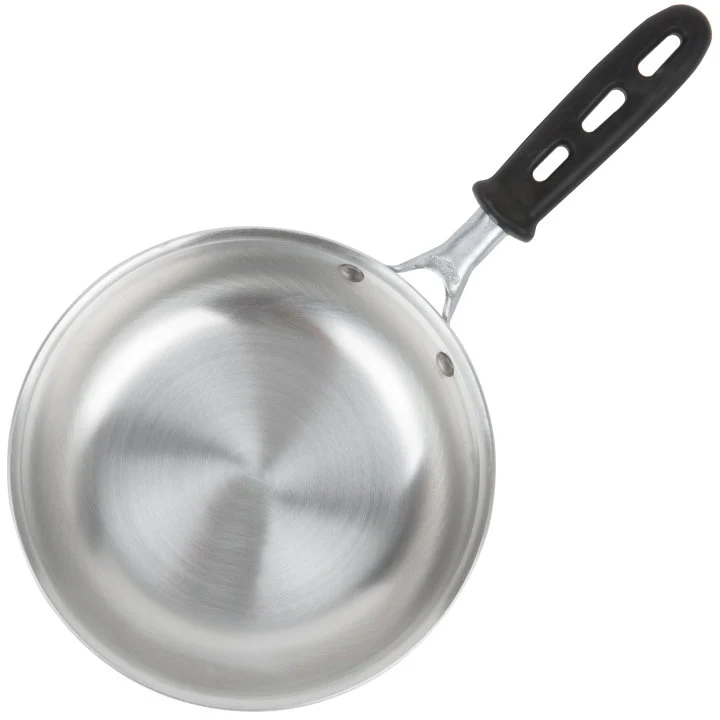 Vollrath 672108 Wear-Ever Aluminum Fry Pan with Natural Finish and Black Silicone Handle 8" - Image 4