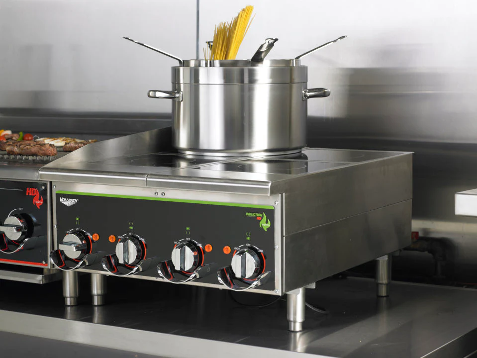 Vollrath 924HIMC Cayenne Countertop Induction Range / Cooktop with (4) Burners and Manual Controls - 208-240v - Image 2