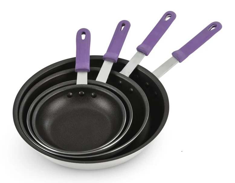 Vollrath T401080 Wear-Ever Aluminum Fry Pan with Silicone Handle 10" - 6/Case - Image 2