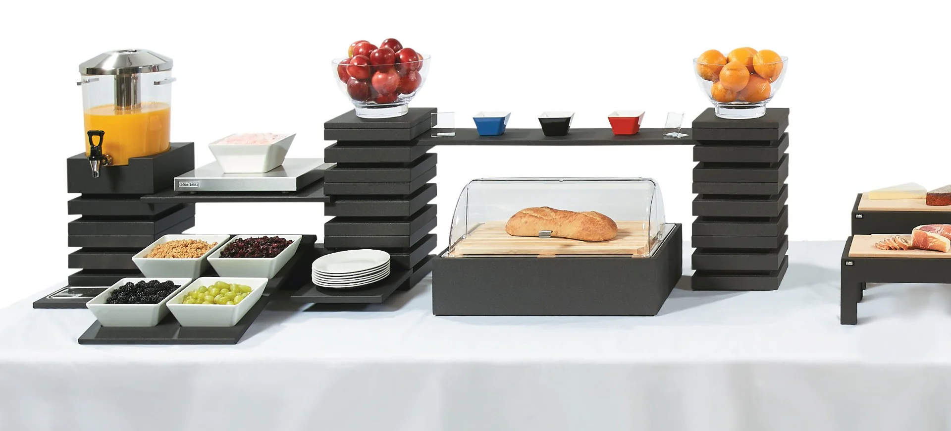 Vollrath V904850 Cubic Display Cutting Board Table with Full-Size Wood Cutting Board and Black Short-Height Table 20-7⁄8"W x 12-3⁄4"D x 4-11⁄16"H - Image 6