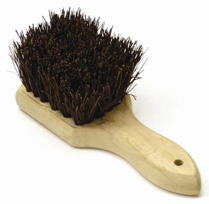 Thunder Group WDWB008 Palmyra Bristle Wok Brush with Contoured Wooden Handle 8"
